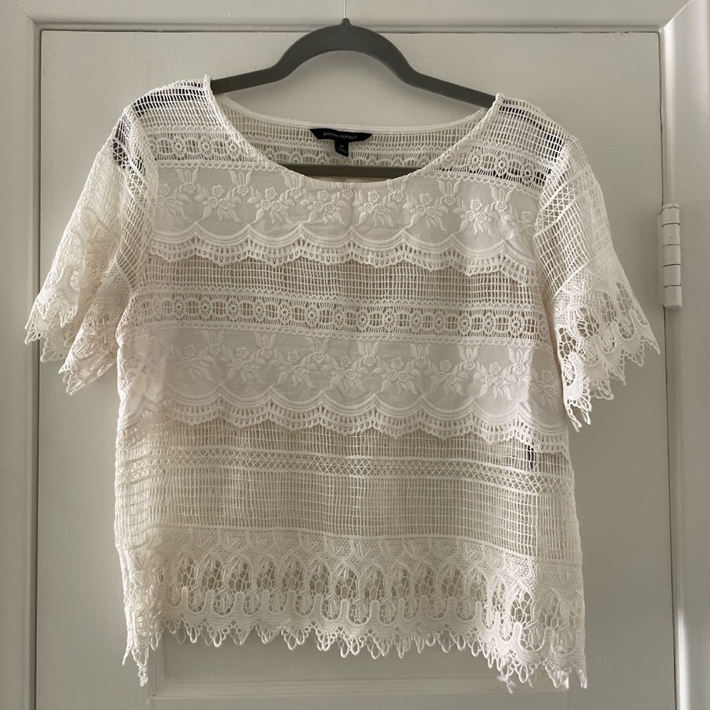 banana republic lace crop top